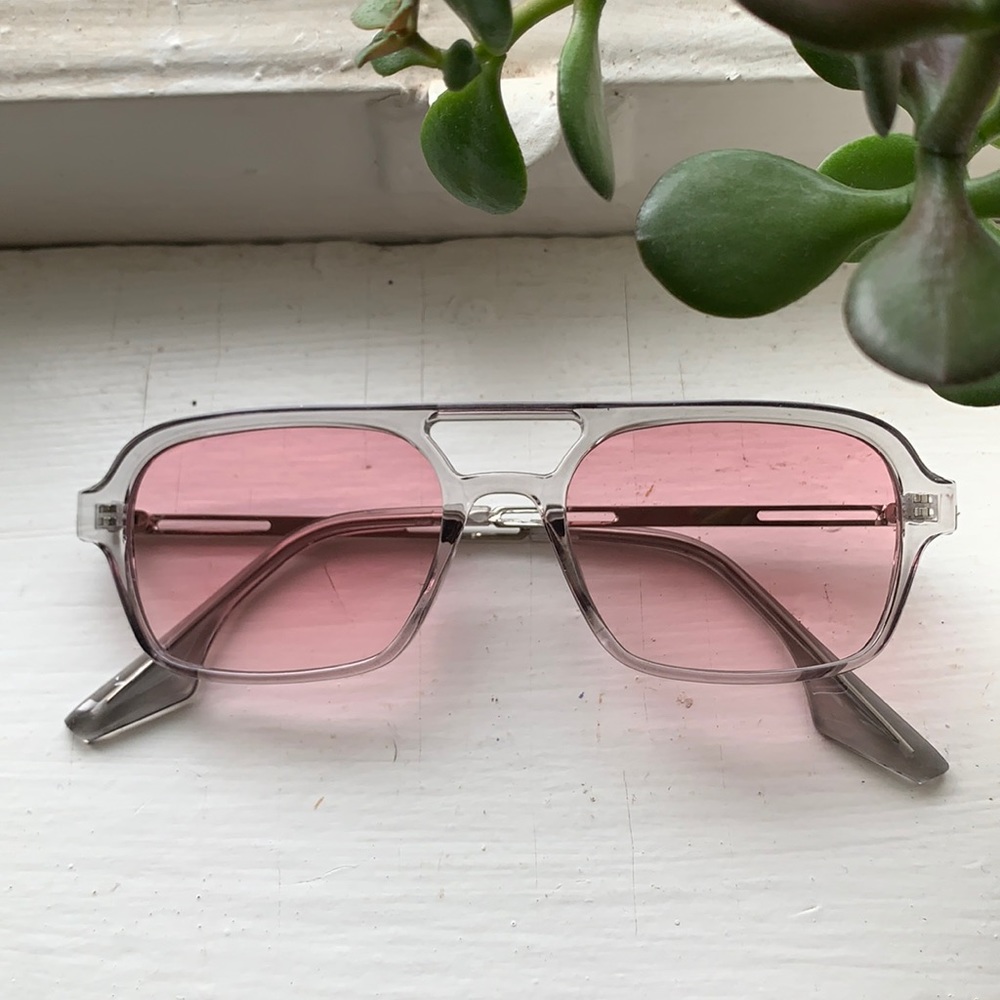 *SOLD* Pink grey Eden sunglasses